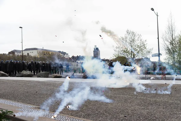 Francja Paryż Protestujący Starli Się Francuskimi Funkcjonariuszami Policji Protestującej Przeciwko — Zdjęcie stockowe