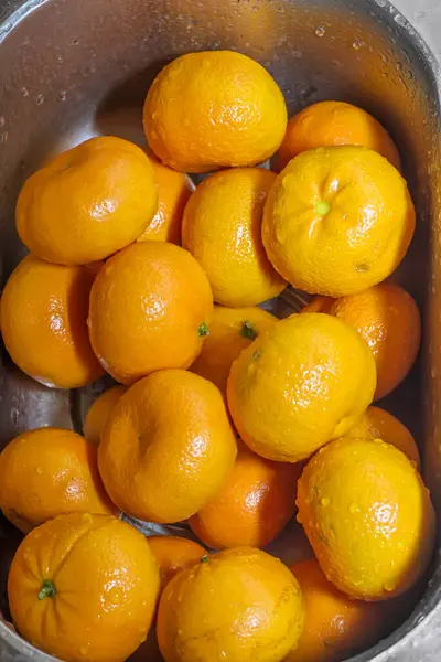 Washed Fresh Tangerines Retro Colander — Stock Photo, Image