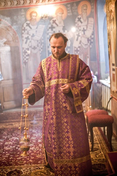 Liturgia Ortodoxa Con Obispo Mercurio Alto Monasterio San Pedro Moscú —  Fotos de Stock