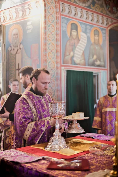 Ortodoxní Liturgie Biskupem Merkurem Vysokém Klášteře Petra Moskvě — Stock fotografie
