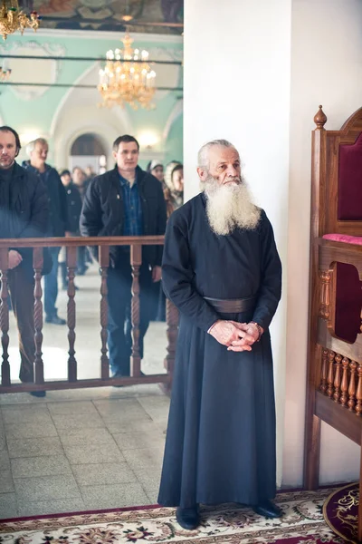 Ortodoxní Liturgie Biskupem Merkurem Vysokém Klášteře Petra Moskvě — Stock fotografie