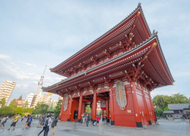 Ünlü Sensoji Tapınağı. Japon mimarisi        