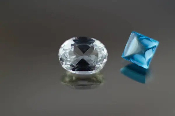 Funkelnder Ovaler Diamant Nahaufnahme — Stockfoto