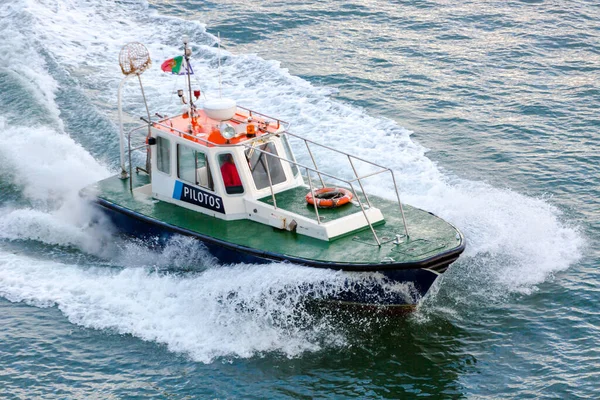 Speed Boat Galleggiante Nel Mare — Foto Stock
