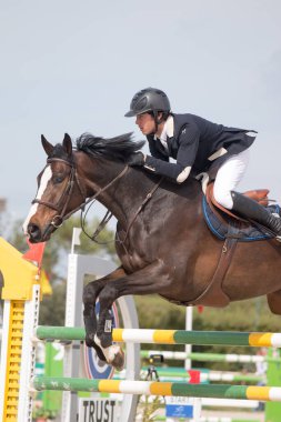 VILAMOURA, PORTUGAL - 3 Nisan 2016: At engelli atlama yarışması