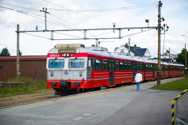 Tåget Anländer Till Stationen — Stockfoto