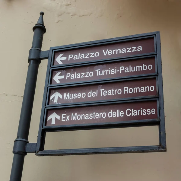Signaux Signes Monumentaux Dans Centre Lecce — Photo