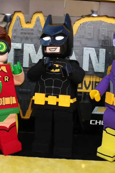 Атмосфера Lego Batman Movie Village Theatre Westwood — стоковое фото