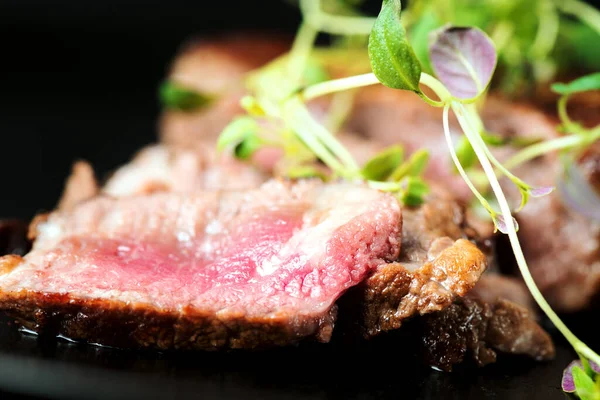 Beef Steak Greens — Stock Photo, Image