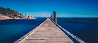 Coles Bay Tasmania'deki / daki iskelede Freycinet