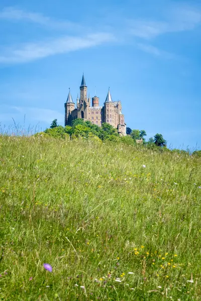 Hohenzollern Şatosu Mavi Gökyüzü — Stok fotoğraf