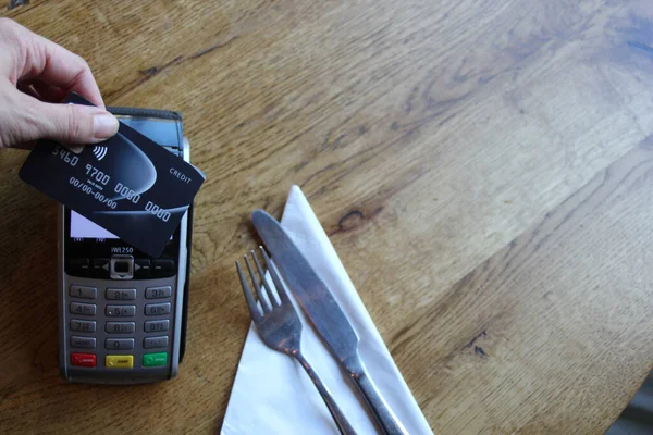 contactless payment card pdq background copy space