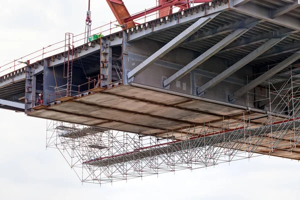 Construcción Del Puente Sobre Fondo Blanco —  Fotos de Stock