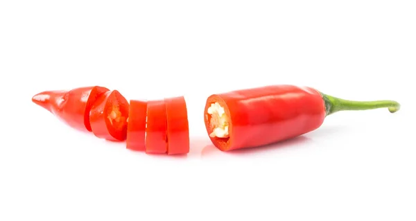Närbild Ovanifrån Röd Chilipeppar Med Skivad Vit Bakgrund — Stockfoto
