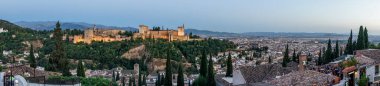 Granada, İspanya 'nın görkemli Alhambra Panoraması