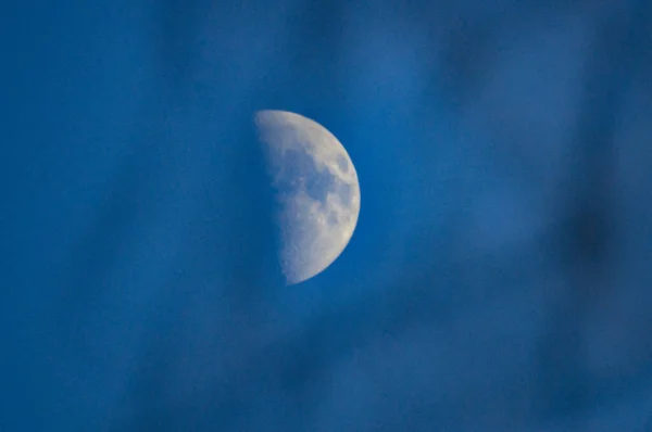 Denní Obloha Měsícem Astronomie Věda — Stock fotografie