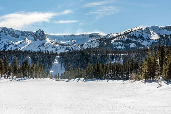View Twin Lakes Frozen Winter Mammoth Rock — Stock Photo, Image
