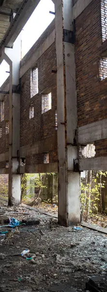 Terk Edilmiş Eski Fabrika Binası Kimse — Stok fotoğraf