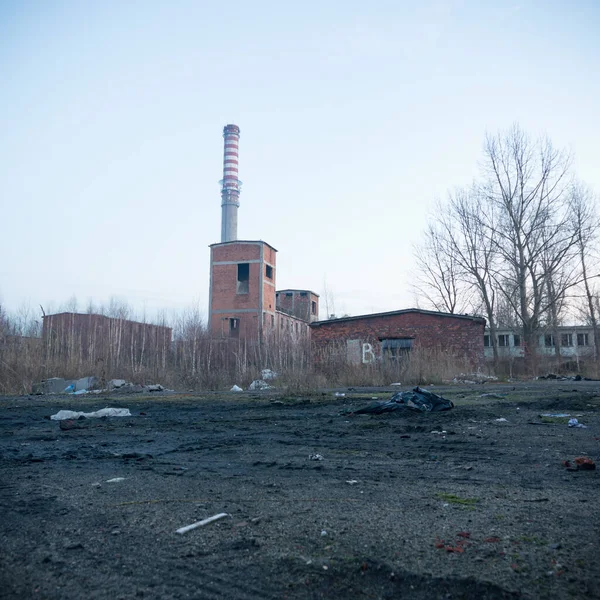 Eski Terk Edilmiş Fabrika Binası Terk Edilmiş Bölge — Stok fotoğraf