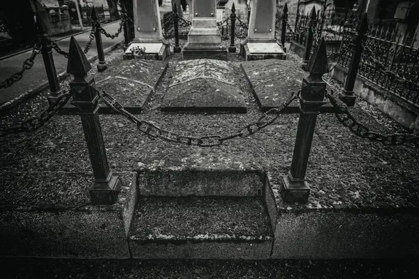 Stare Groby Cmentarzu — Zdjęcie stockowe
