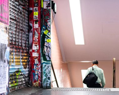 Yeraltı Otobüs İstasyonu arkaplan görüntüsü