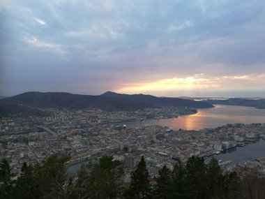 Norveç 'in Sunset kentindeki Bergen şehri