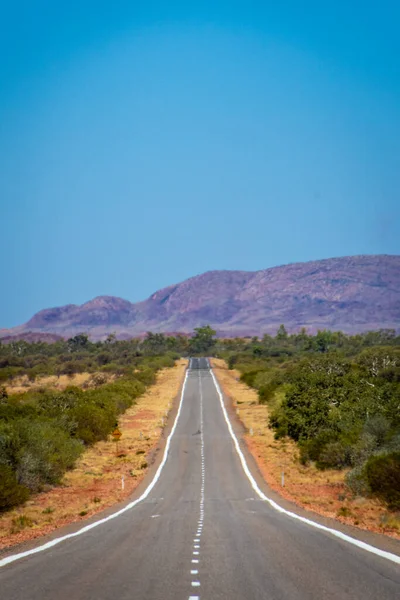 Пустой Длинный Путь Западной Австралии Ведущий Национальному Парку Кариджини — стоковое фото