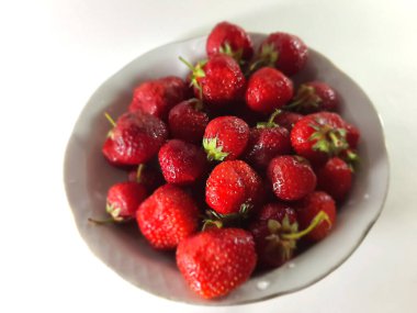 Lezzetli taze çileklerin yakın görüntüsü