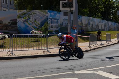 Minsk, Beyaz Rusya - 25 Haziran 2019: Belarus Kiryienka bisikletçisi 25 Haziran 2019'da Minsk, Beyaz Rusya'da düzenlenen 2.