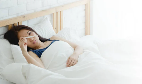 Young Asian Woman Bed Health Concept Sleep — Stock Photo, Image