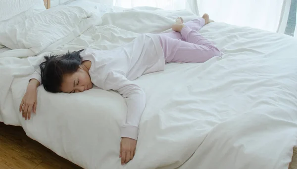 Asian Woman Sleeping White Bed — Stock Photo, Image