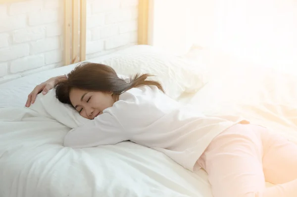 Junge Asiatin Bett Gesundheitskonzept Schlaf — Stockfoto