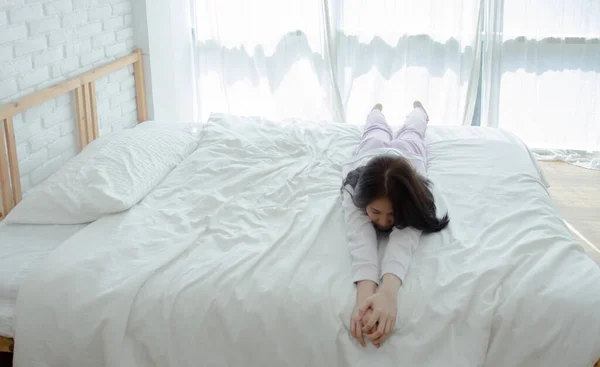 Jonge Aziatische Vrouw Bed Gezondheidsconcept Slaap — Stockfoto