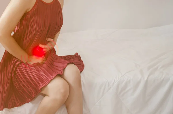 Mujer Enferma Con Dolor Cama — Foto de Stock