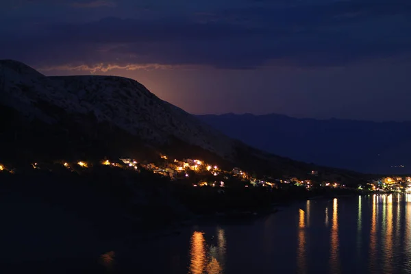 Night View Moon Light City Shore Adriatic Sea Rocky Hill — Foto Stock