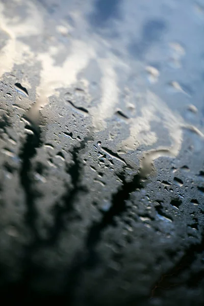 Vatten Droppar Färgglada Makrodroppar Fönster Fantastisk Bakgrund Fin Konst — Stockfoto