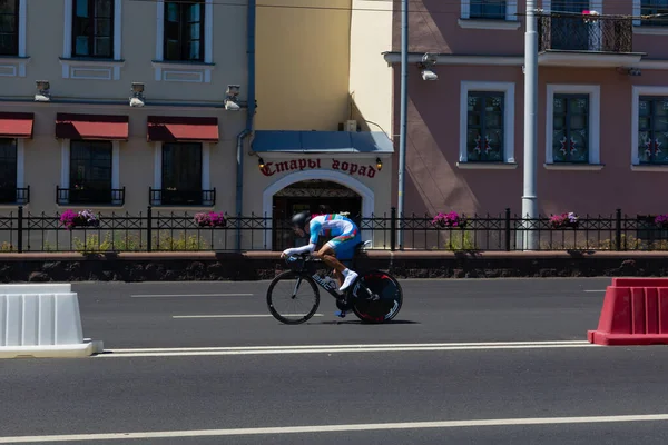 ミンスク ベラルーシ 2019年6月25日 アゼルバイジャンのサイクリストが 2019年6月25日にベラルーシのミンスクで開催される第2回欧州競技大会で男子スプリットスタート個人レースに参加 — ストック写真