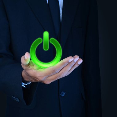 güç düğmesinin gösterilen adam