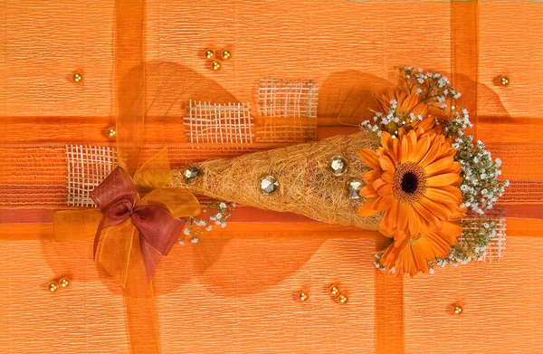 Composición Naranja Con Flores — Foto de Stock