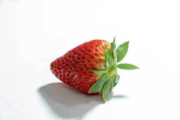 白を基調としたイチゴ — ストック写真