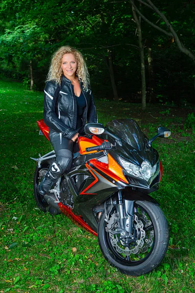 Sexy Young Woman Ready Roll Bike — Stock Photo, Image
