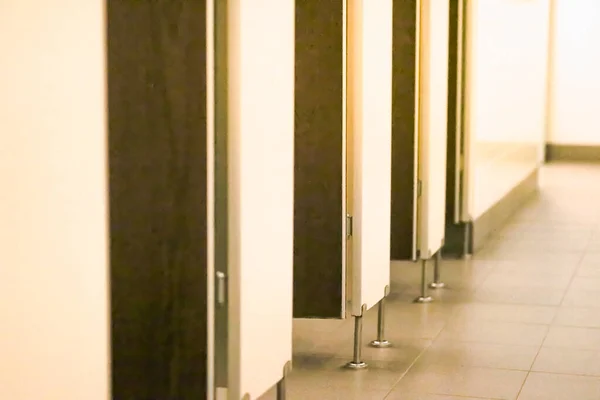 Dveře Pánském Záchodě — Stock fotografie