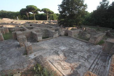 Roma, İtalya - 25 Ağustos 2019: Ostia Antica arkeolojik alanı