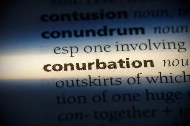 Sözlükte vurgulanan conurbation sözcüğü, görünümü kapat