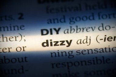 sözlükte vurgulanmış baş döndürücü kelime, görünümü kapat