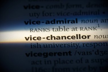 Sözlükle vurgulanmış başkan yardımcısı kelimesi, görünümü kapat