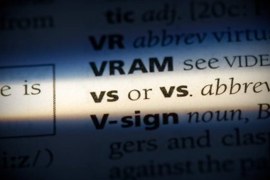 Sözlükte vurgulanan vs sözcüğü, görünümü kapat