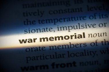 Sözlükte altı çizili savaş anıtı kelimesi, görüntüyü kapat