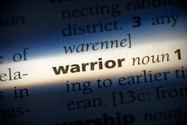 Sözlükte altı çizili savaşçı kelimesi, görüntüyü kapat