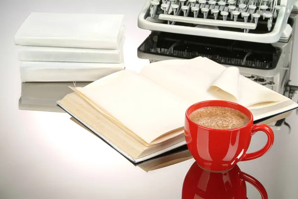 Tasse Kaffee Und Schreibmaschine — Stockfoto